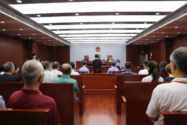 制裁下的俄羅斯：麥當勞關閉前，門口排起了長隊