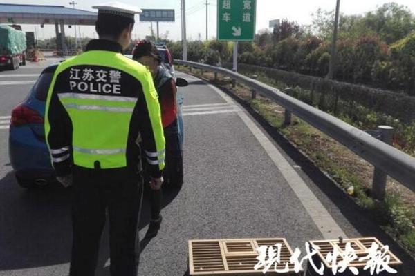 IG冠軍隊員寶藍：邊緣的“網癮少年”，走到了舞臺中央