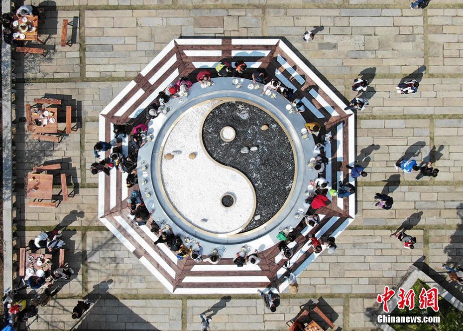 落實(shí)"放管服" 濟(jì)南高新區(qū)完成全省首例個體工商戶經(jīng)營者變更